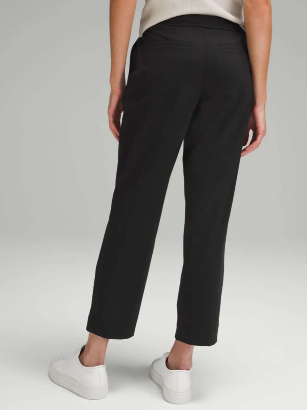 Lululemon Tapered-Leg Mid-Rise Pant 7/8 Length Luxstreme Size Medium Black